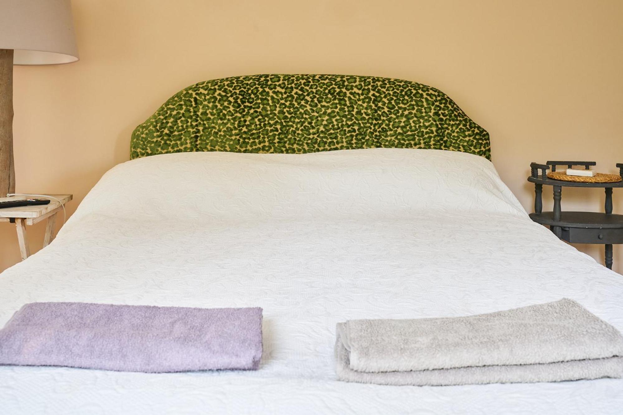 Let Or In Child Okeford, United Kingdom Appartement *